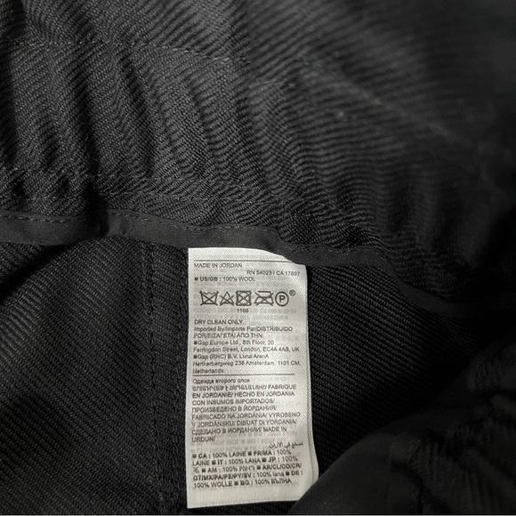 Banana Republic 100% Wool Black Cargo Pants Joggers High Waisted Cinched Ankles - Picture 11 of 12